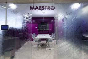 高端设计公司玻璃隔断装修图片