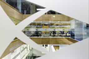 设计公司玻璃隔断装潢设计效果图片