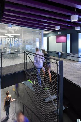 设计公司玻璃隔断装修设计图片