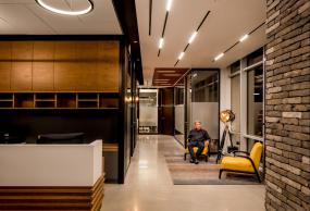 设计公司前台装修实景图图片