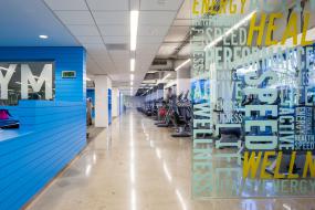 设计公司玻璃隔断装修方案效果图