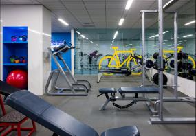 设计公司玻璃隔断装潢效果图片