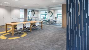 设计公司玻璃隔断装修高清效果图