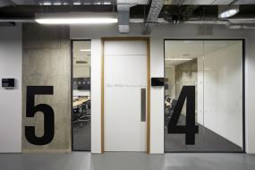 设计公司玻璃隔断装饰设计效果图