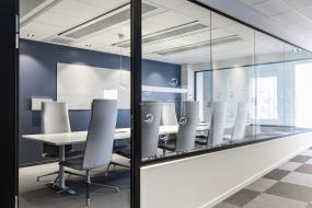 设计公司玻璃隔断设计装修图片