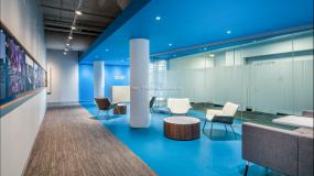 最新科技公司前台装饰实景图