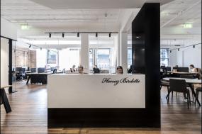 投资公司前台装修效果图