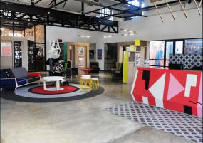 工业公司前台设计装饰图片