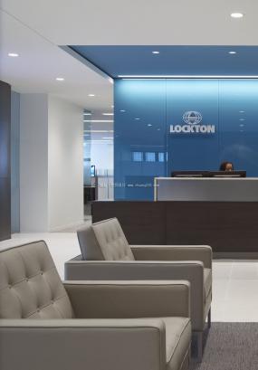 2018年金融公司前台装修效果图