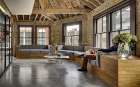 金融公司前台装潢设计图