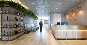 房地产公司前台装潢设计图