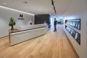 高端房地产公司前台装修效果图