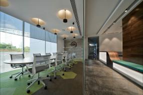 科技公司办公室玻璃隔断装修实景图图片大全