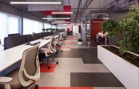 科技公司吊顶装饰图片