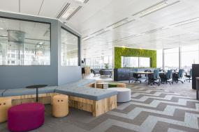 科技公司吊顶装修装潢效果图