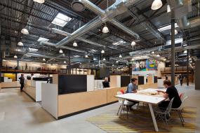 广告公司吊顶装修设计效果图