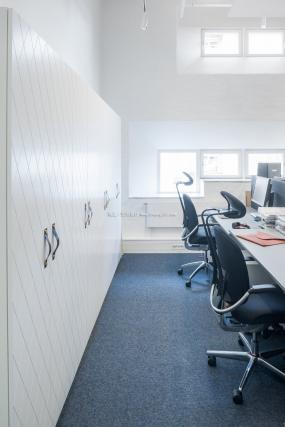 广告公司吊顶装修高清图片