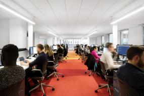 金融公司吊顶装修设计效果图