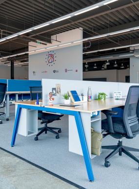 高档科技公司吊顶装修效果图大全