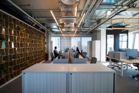 高端投资公司吊顶装修图片