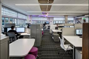 高档传媒文化公司吊顶装修效果图