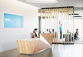 设计公司吊顶装潢设计效果图片