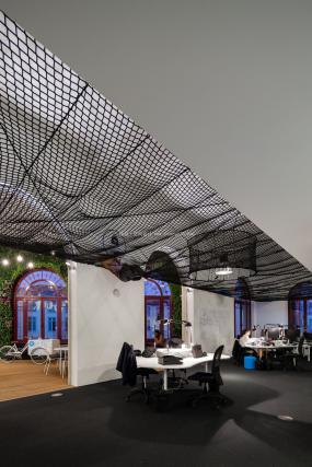 金融公司吊顶装修高清图片