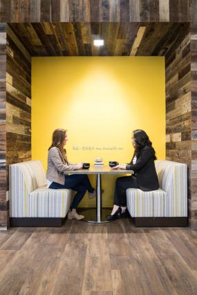 高档办公室木地板装修效果图大全