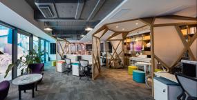 培训教育公司吊顶装饰效果图