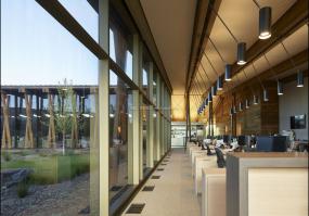 房地产公司吊顶装饰图片