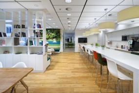 金融公司木地板装饰设计图