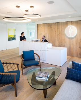 金融公司木地板设计装饰效果图