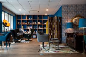 金融公司木地板装修设计图片大全