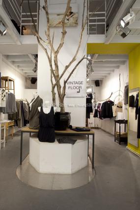 最新大型服装店设计装修图片