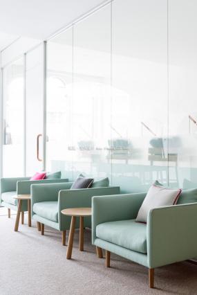 小型美甲店装潢图片