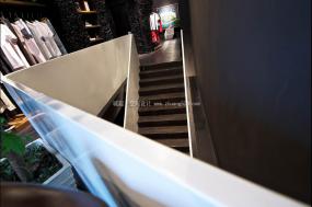 2018年大型服装店装修效果图