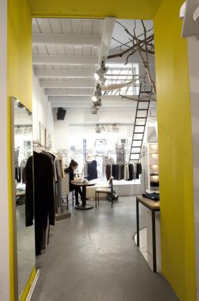 大型服装店设计装饰效果图片