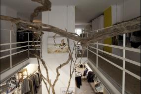 大型服装店精装修设计图片