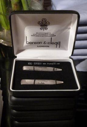 男装店货架设计装修图片