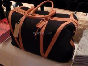 男装店货架装修设计图片