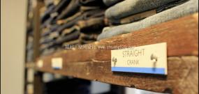 男装店货架装潢效果图