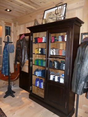 男装店货架装潢设计效果图片