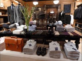 男装店货架装修设计效果图片