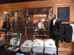最新男装店货架设计装饰效果图片