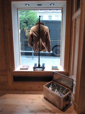 男装店货架装修设计效果图片库