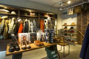 男装店内装饰设计效果图