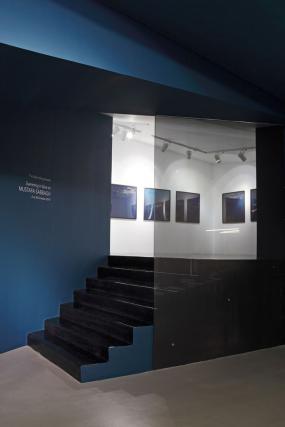 男装店内装修方案效果图