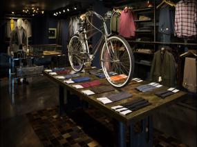 高端男装店内装修图片