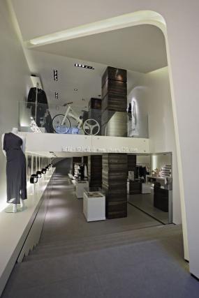 品牌服装店设计与装修效果图