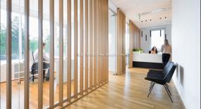 高端办公室实木地板装修图片